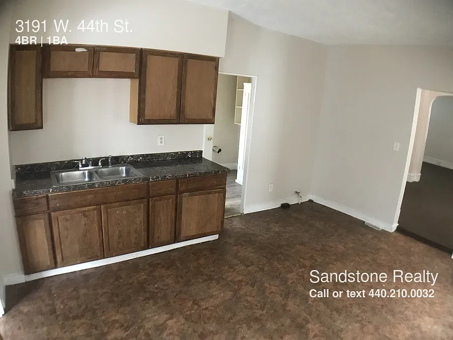 3191 W 44th St photo 1