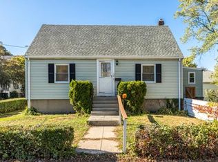 32 Lawrence St, Salem, MA 01970