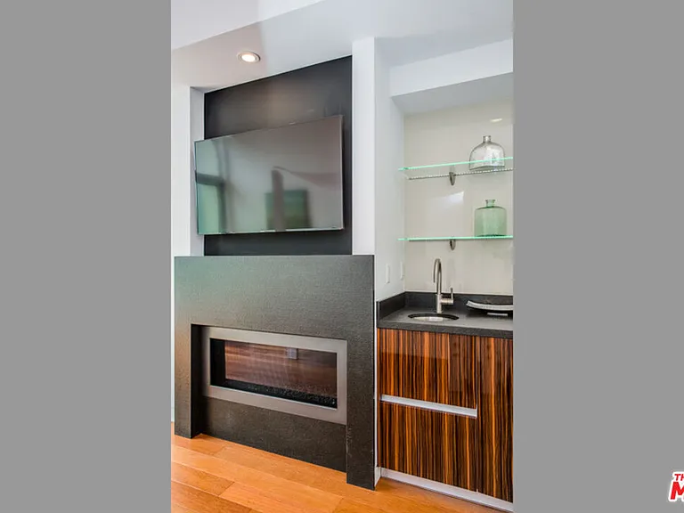 1217 Cabrillo Ave — Photo 25