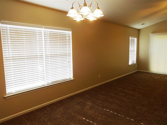5th image of 107 Blue Jasmine Ln