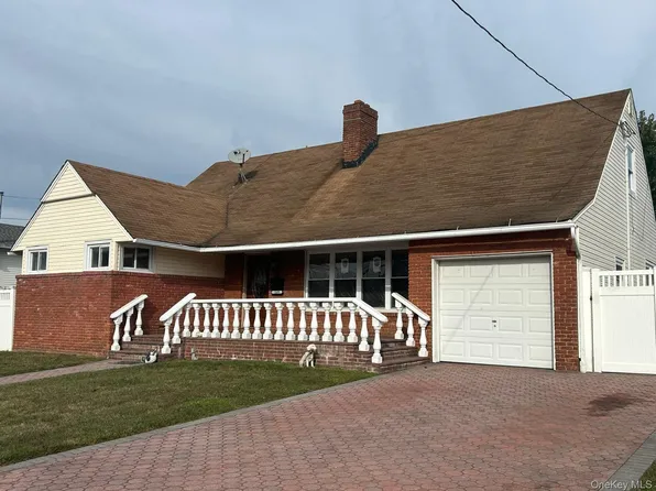 209 Nassau Avenue, Freeport, NY 11520