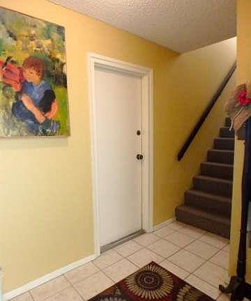 2nd image of 10514 Sunland Blvd Unit 6