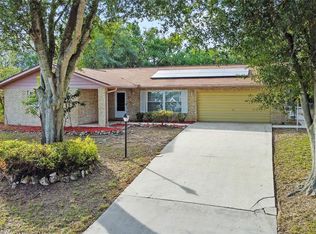 3104 S Lakeshore Ct, Eustis, FL 32726