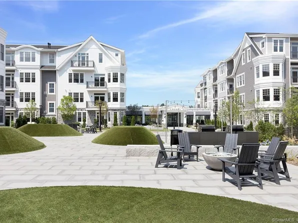 180 Park Street #302, New Canaan, CT 06840