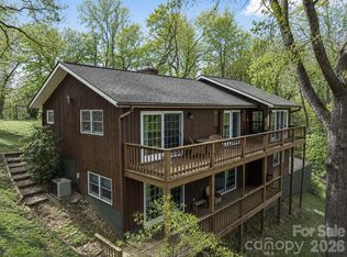 415 Treetop Ln, Waynesville, NC 28785