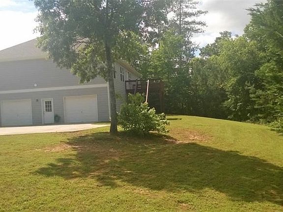 5th image of 131 Silver Creek Dr