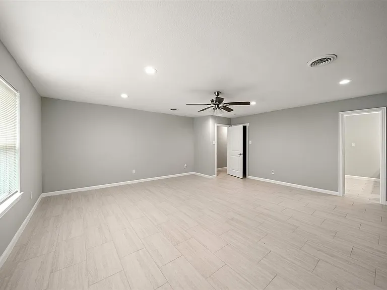 5755 Belvedere St — Photo 20