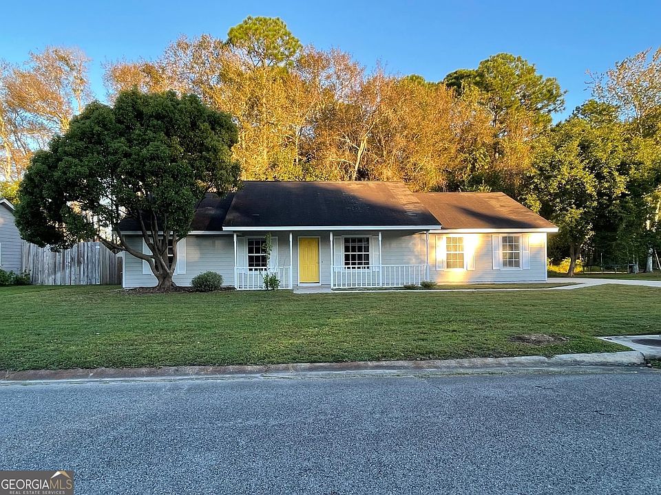 1st image of 204 Old Pond Dr