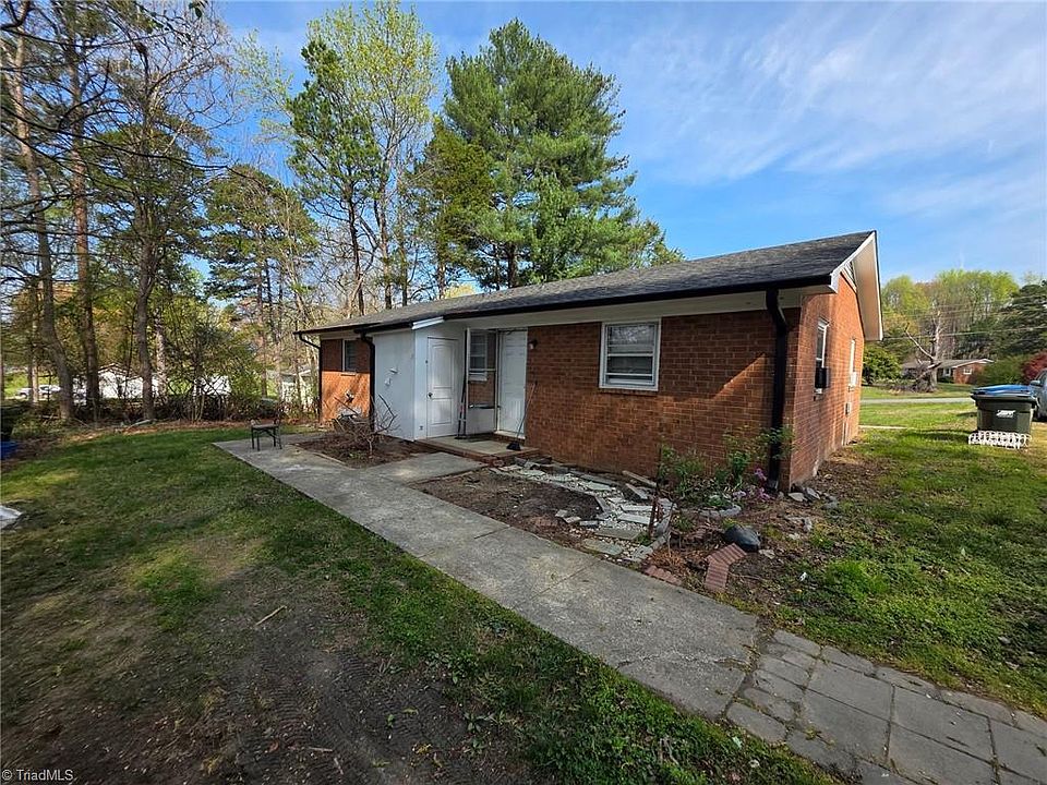 2nd image of 716 Verta Ave