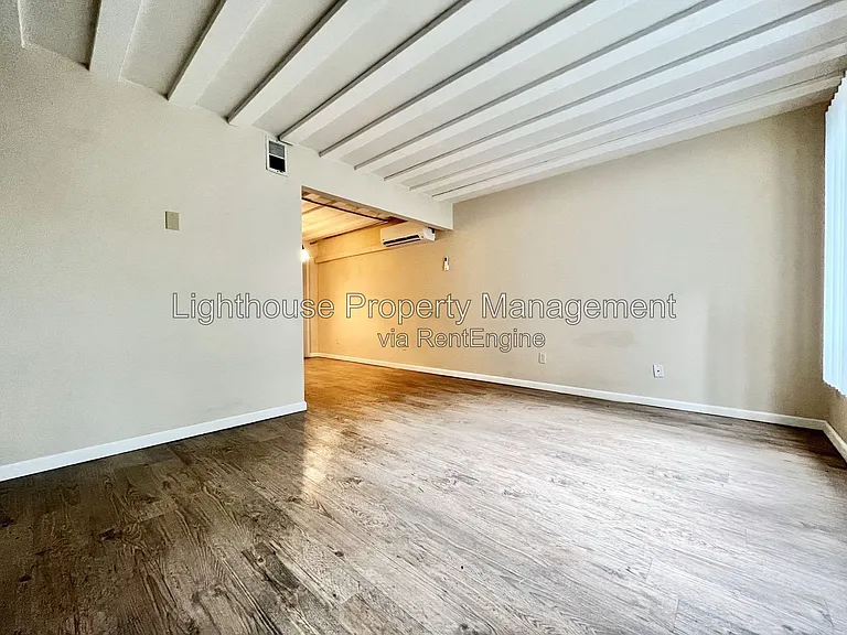 10375 Portage Rd — Photo 2