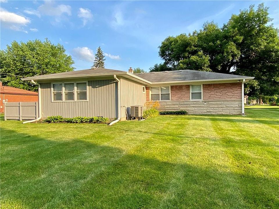 2nd image of 1216 Southwood Dr