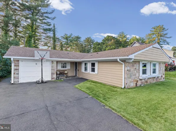 11 Hasting Ln, Willingboro, NJ 08046