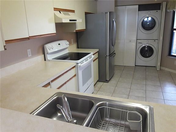 5th image of 6232 N Mirror Lake Dr Unit 626