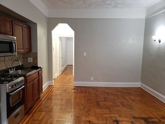 2nd image of 1248 Pacific St #3