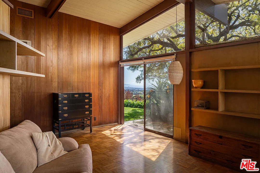 4 bed, $9,850 — Photo 4
