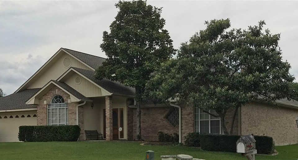 1st image of 212 Meadowlakes Dr