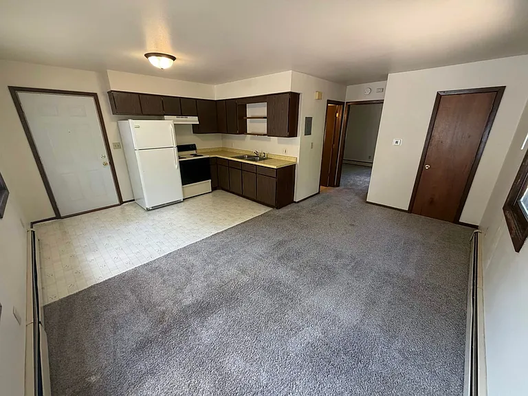 851 N Hastings Way — Photo 1