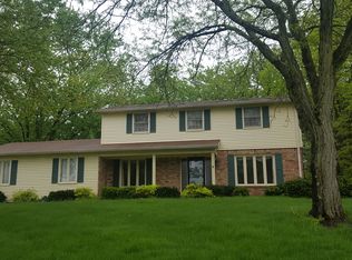 6 Lansdowne Ln, Carmel, IN 46033