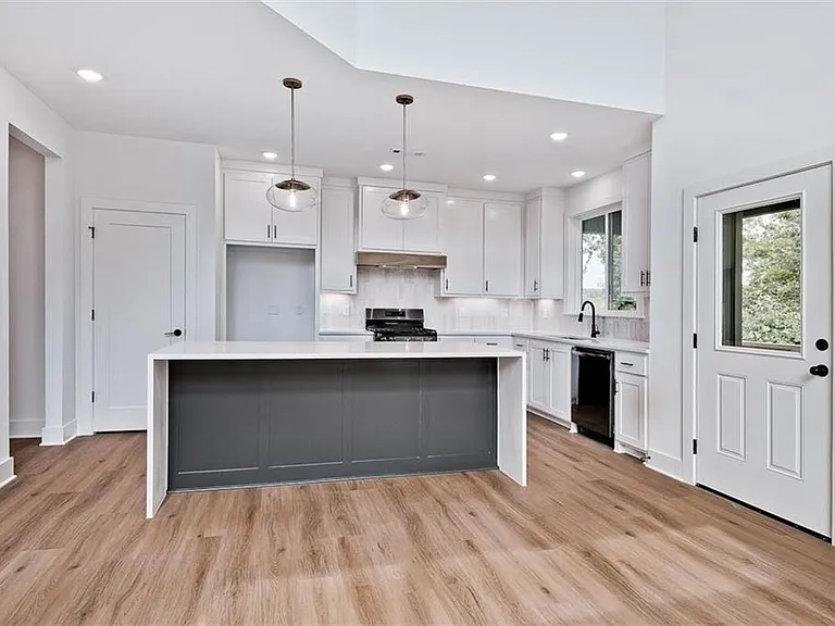 32 Coalburn Dr — Photo 5