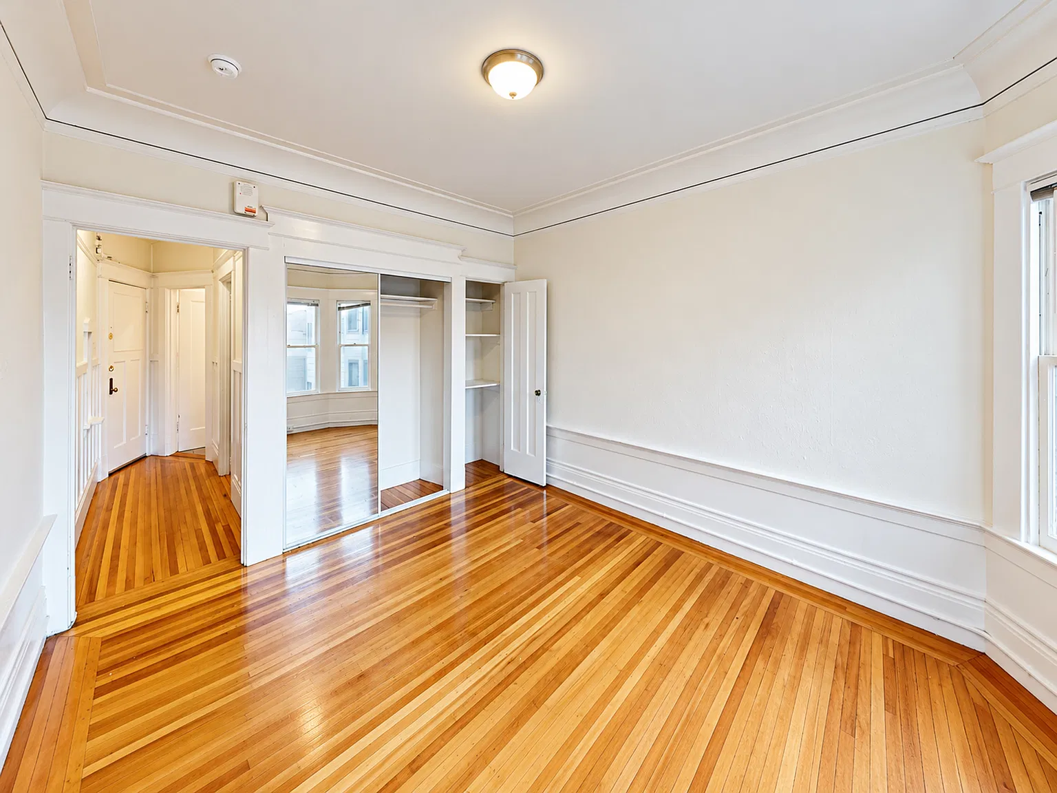 1146 Taylor St — Photo 3