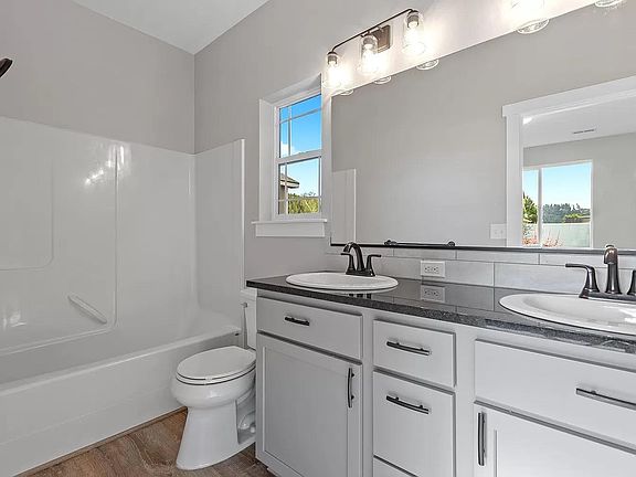 2nd image of 5225 N Avalon Ct