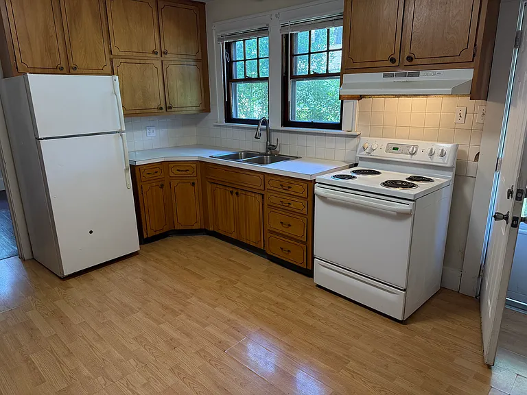 132 Crescent Dr #D — Photo 10