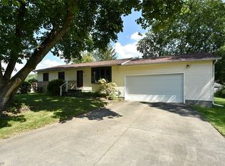 3989 Howland Ave, Akron, OH 44319