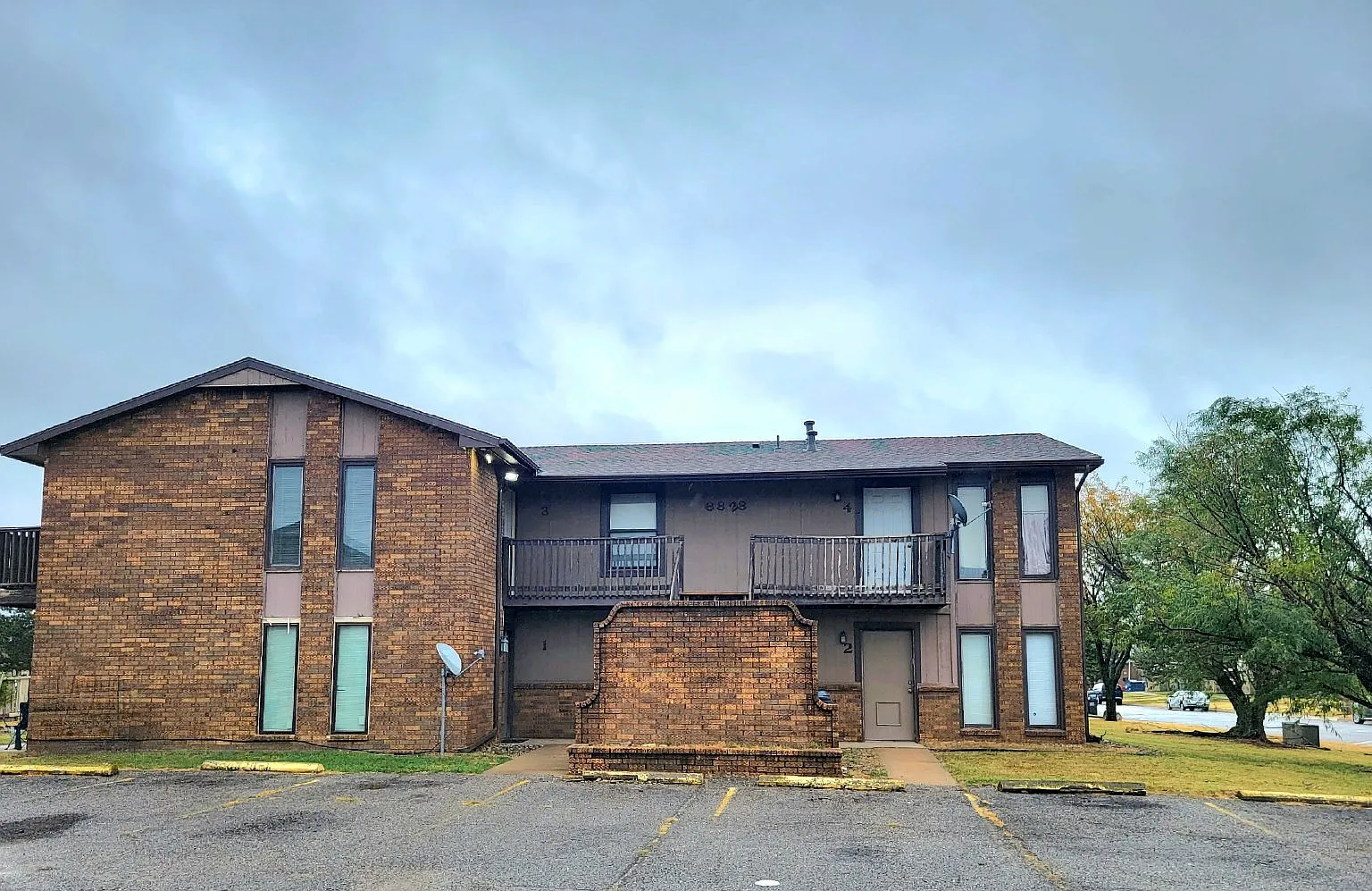 2 bed, 1.0 bath, 850 sqft, $800 — Photo 2