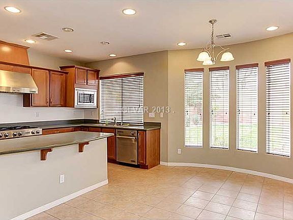 5th image of 7421 Royal Crystal St
