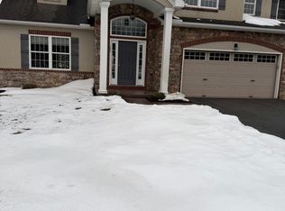 101 Baneberry Ln, Lititz, PA 17543