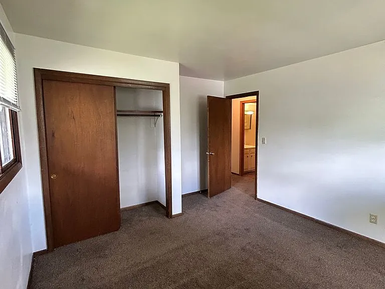 153225 Shoreland Ln — Photo 7