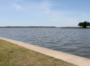 106 Canyon Cv, Mabank, TX 75156