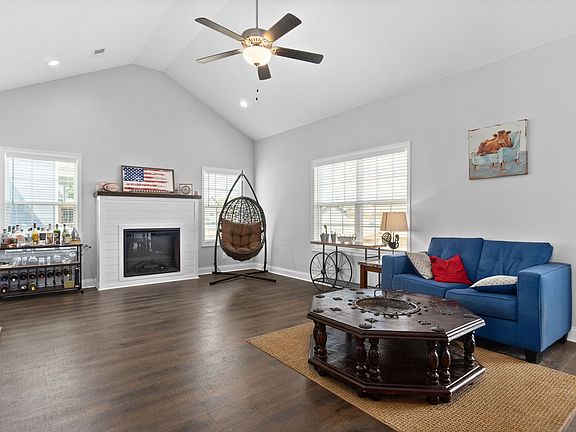 5th image of 788 Crestone Ln