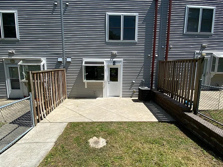 269 Montana St — Photo 11