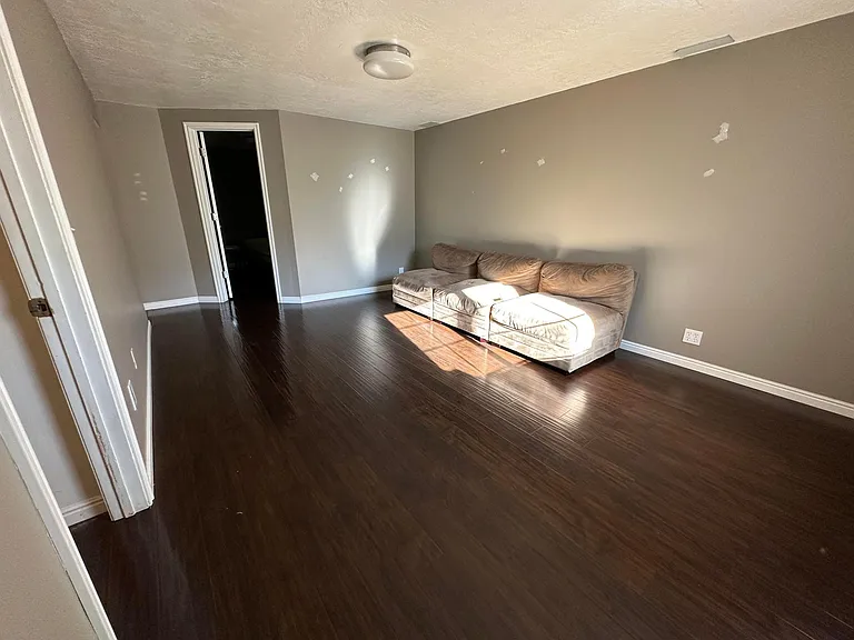 Bright living room with modern paint colors.