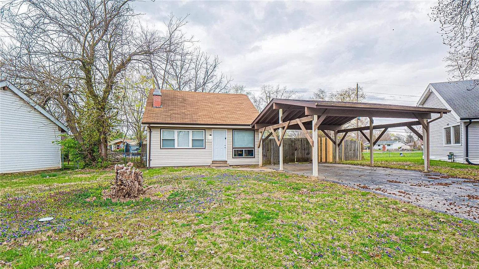 973 Chesswood Dr photo 1