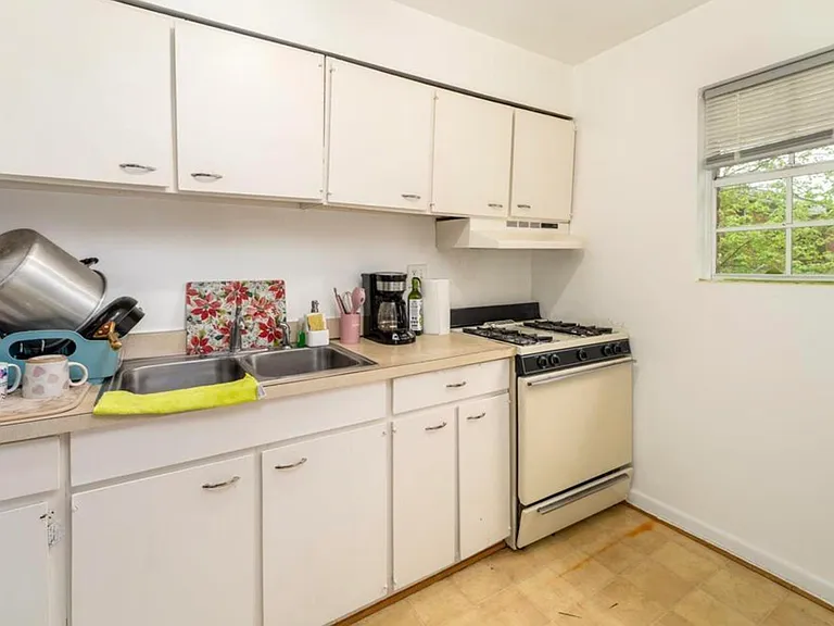 2517 Hydraulic Rd #73 — Photo 6