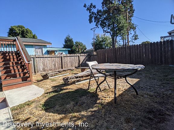 2nd image of 885 43rd St #885