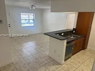 6040 Shakerwood Cir #203 — Photo 3