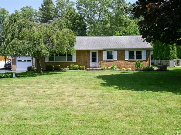 4775 Bickert Dr, Clarence, NY 14031