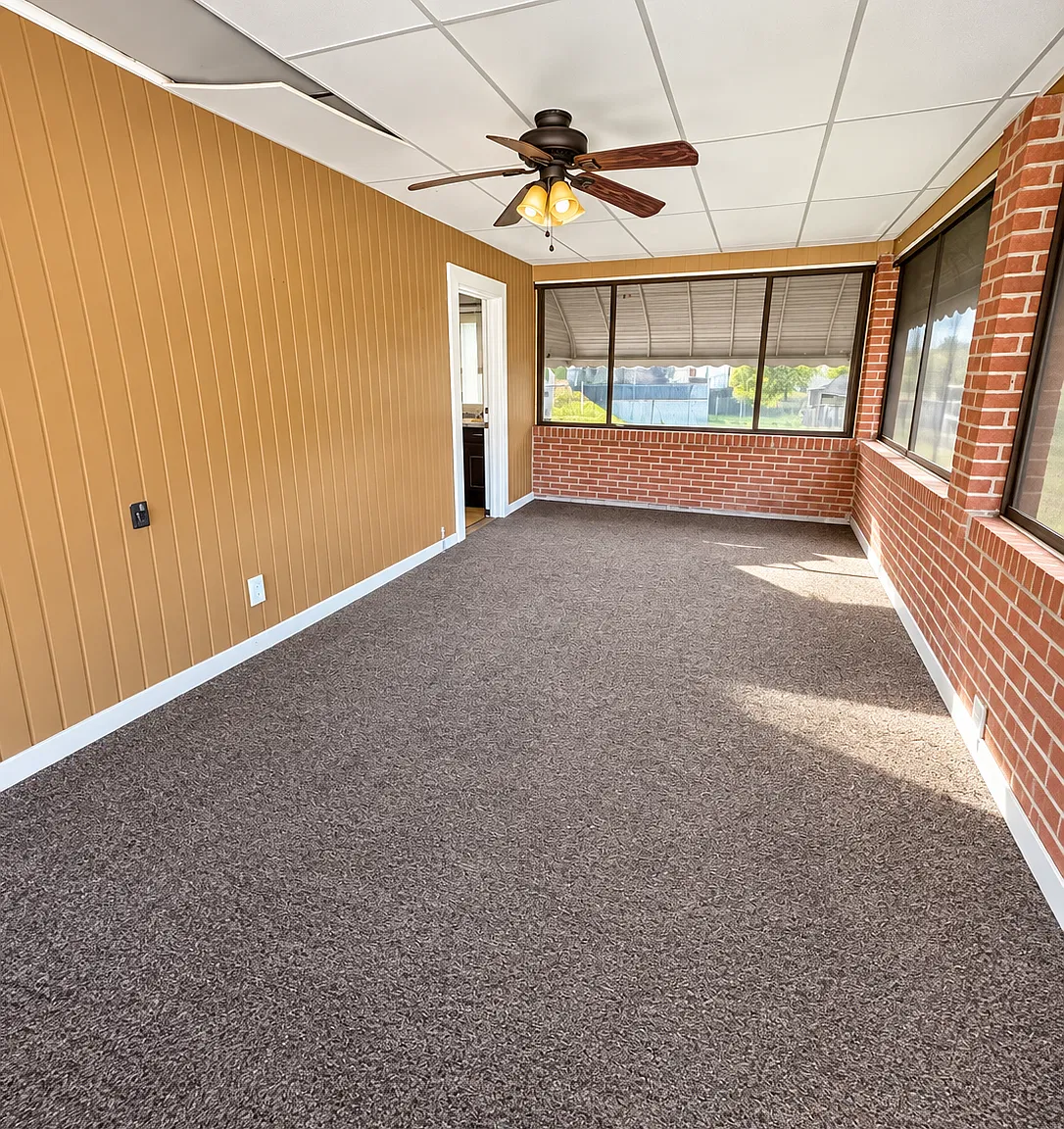 3 bed, 1000 sqft, $1,499 — Photo 3