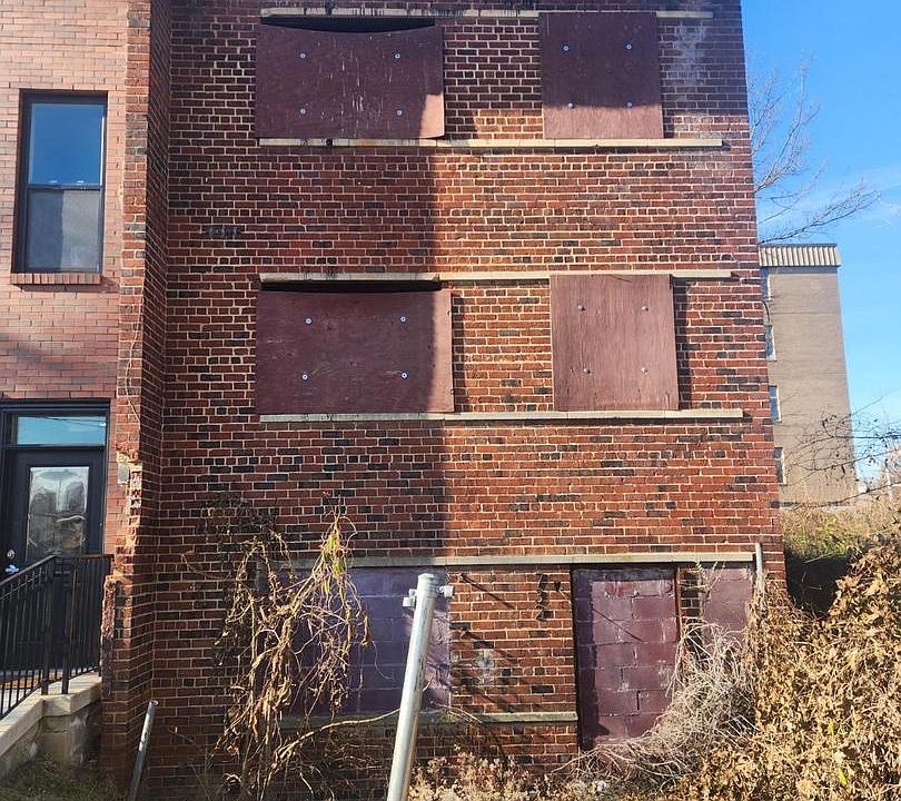 1st image of 732 51st St NE