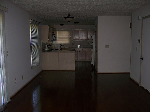 4th image of 8615 Olenbrook Dr