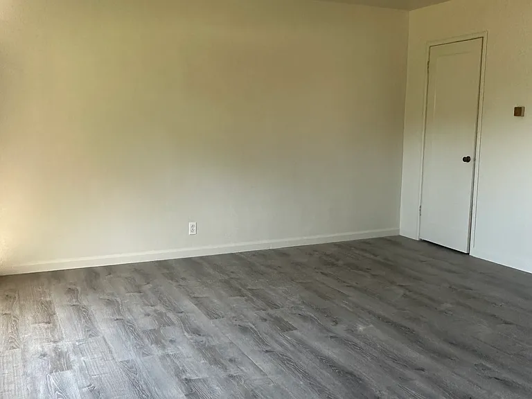 1030 Clay St — Photo 6