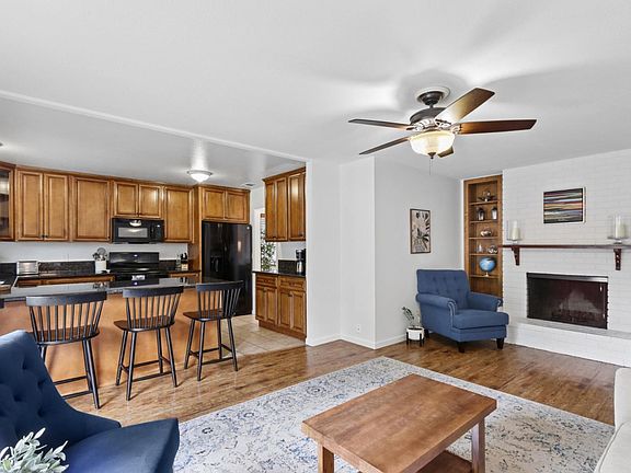 4th image of 3948 Cowell Blvd