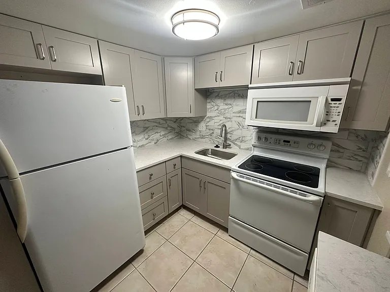 8602 Champlain Ct #88 — Photo 5