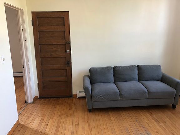 5th image of 922 S Miller St
