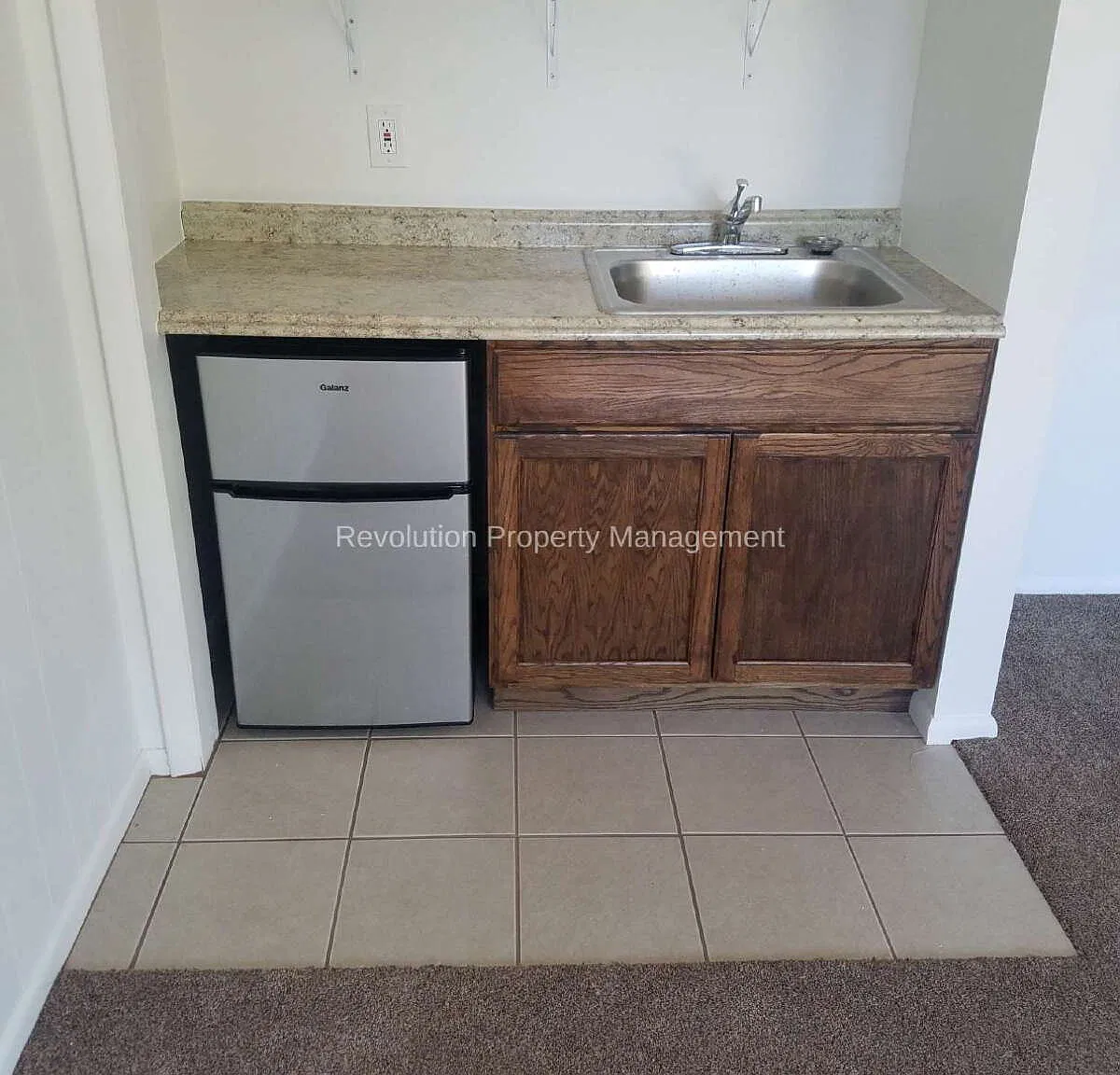 Studio, 1.0 bath, 400 sqft, $650 — Photo 4