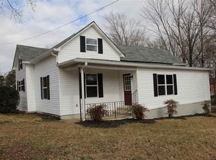 804 3rd St, Etowah, TN 37331