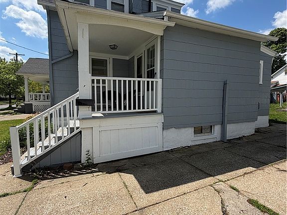 3rd image of 3482 W 136th St